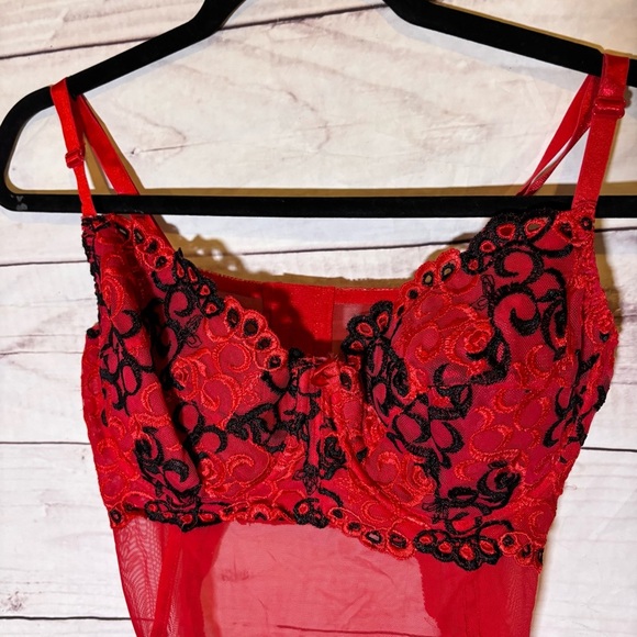 Vintage Bustier Wired Corset Elegant Red and Black Lace Structured Top 40DD - Picture 2 of 6